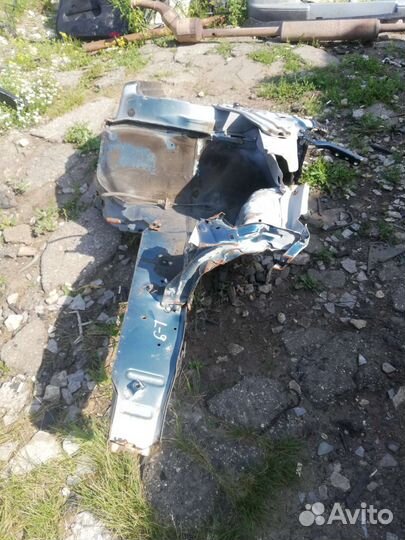 Четверть передняя правая Митсубиси Лансер 9