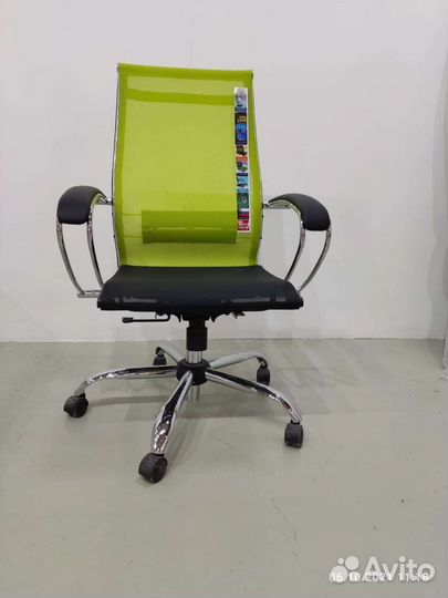 Офисное кресло