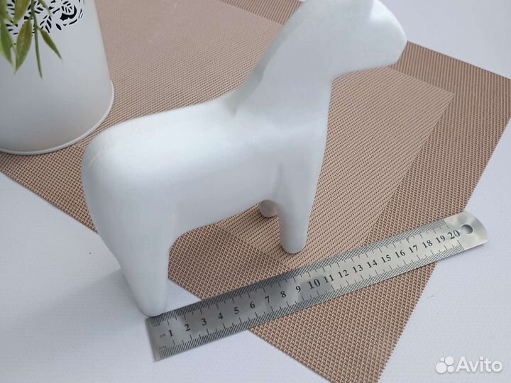 Фигурка интерьерная декоративная лошадь