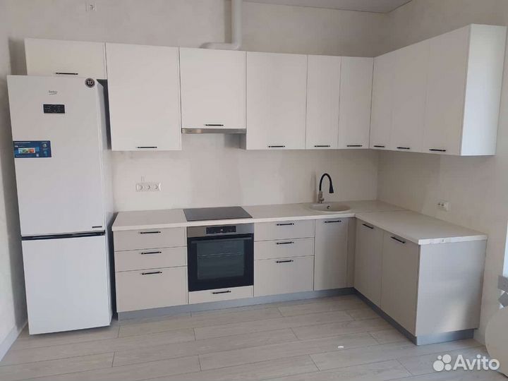 Современный кухонный гарнитур