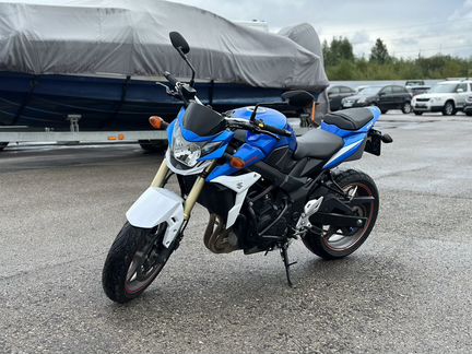 Suzuki GSR 750