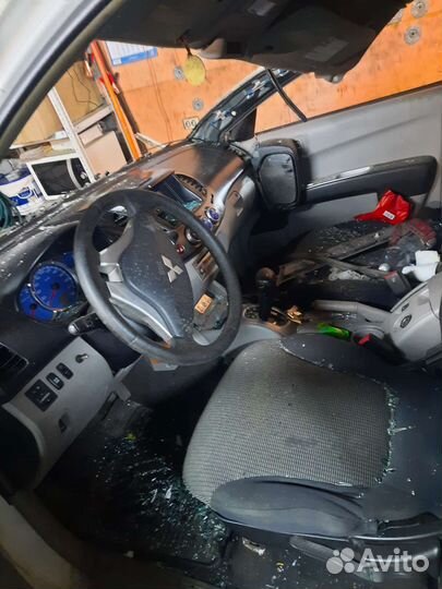 Салон mitsubishi l200 2006-2014