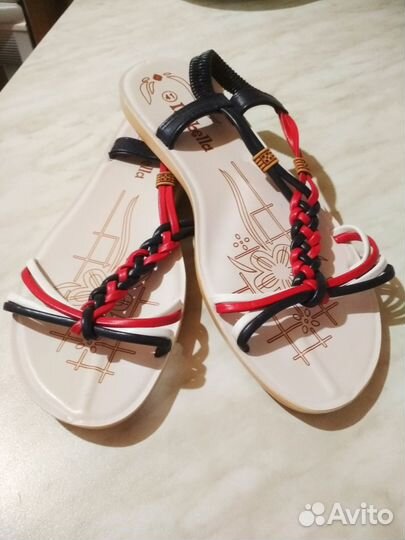 Босоножки женские