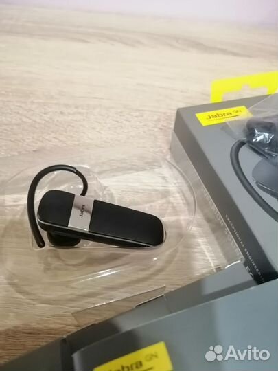 Беспроводная гарнитура Jabra Talk 15