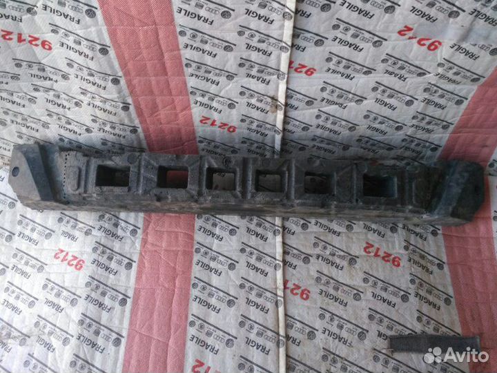 Абсорбер бампера передний Volkswagen Passat Cc 1.8