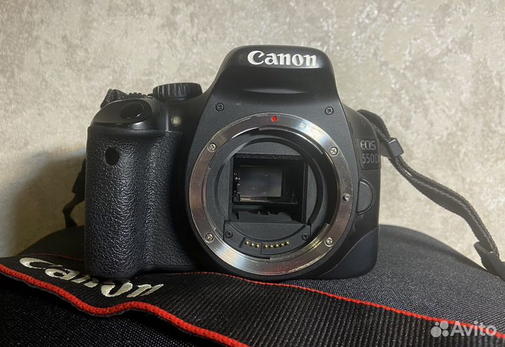 Зеркальный фотоаппарат Canon 550d kit
