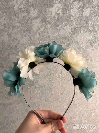 Ободок для волос с цветами