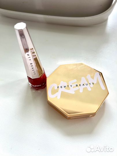 Бронзер Fenty 01 Amber, помада Fenty Uncensored