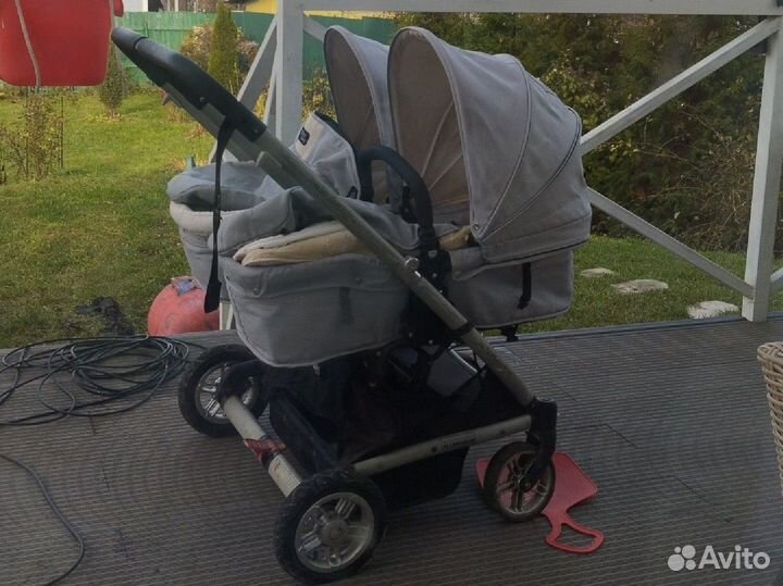 Коляска valco для двойни или погодок