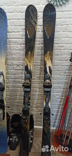 Комплект горнолыжного снаряжения