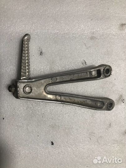 Левый пассажирский кронштейн для Yamaha YZF-R1 98