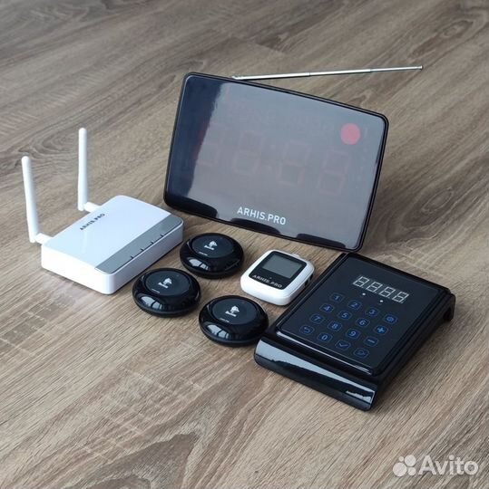 Кнопка вызова официанта, часы, табло, пуль, репите