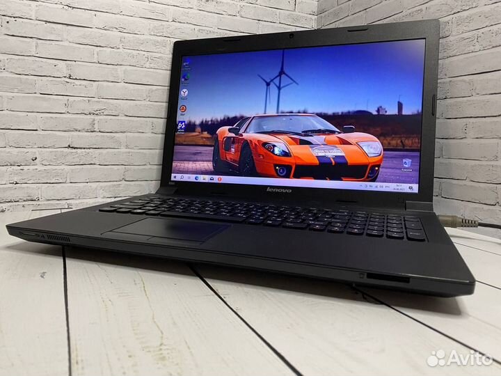 Игровой ноутбук Lenovo i5/8Gb/2видеокарты/240SSD