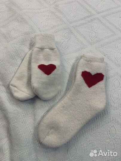 Шерстяные носки и варежки