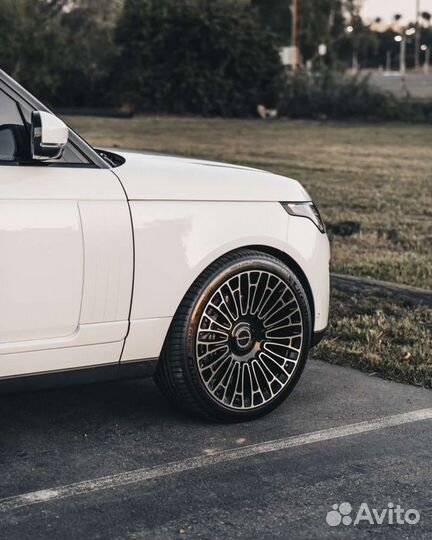 Кованые диски R23 на Land Rover Range Rover