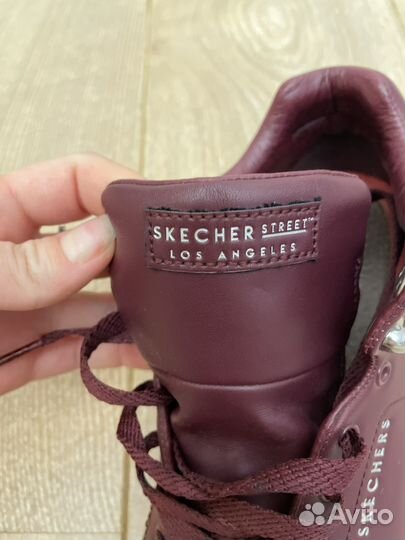 Skechers