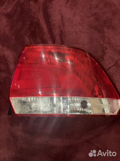Задний правый фонарь volkswagen polo седан 2014