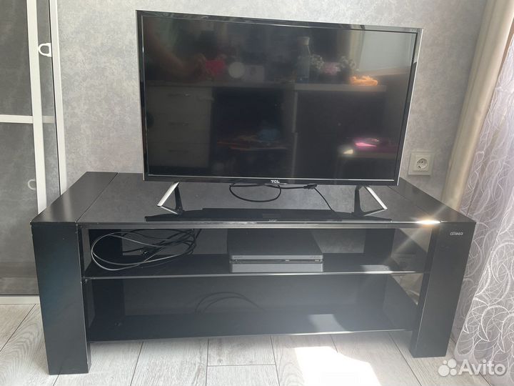 Тумба под телевизор бу стеклянная