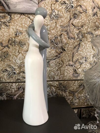 Фарфоровая статуэтка Влюбленная пара