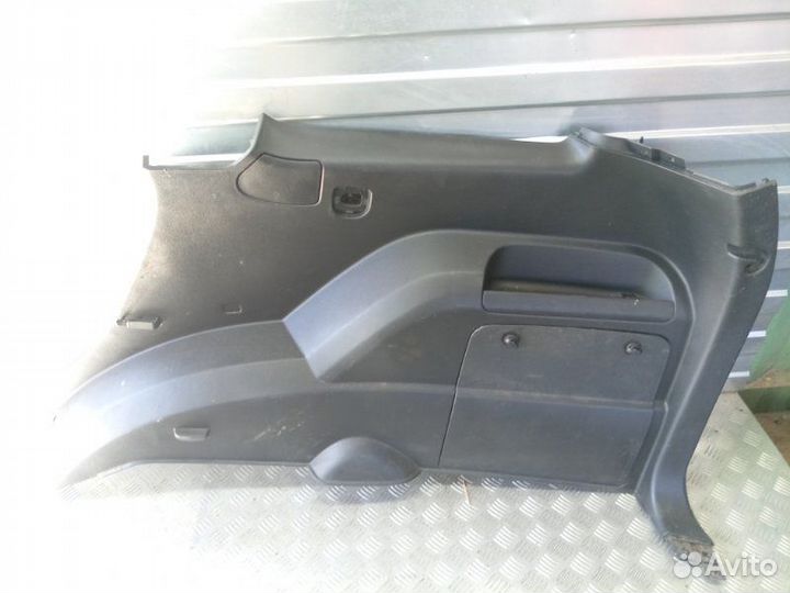 Обшивка багажника задняя правая Ssang Yong Kyron