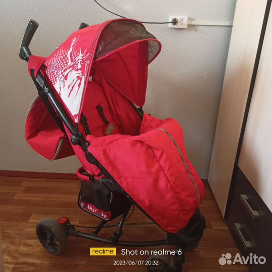 Прогулочная коляска