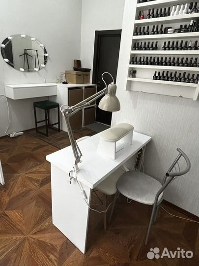 Стол для маникюра с вытяжкой полка для лаков