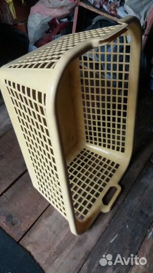 Пластиковые: Бак,корзина,ведро. см.текст