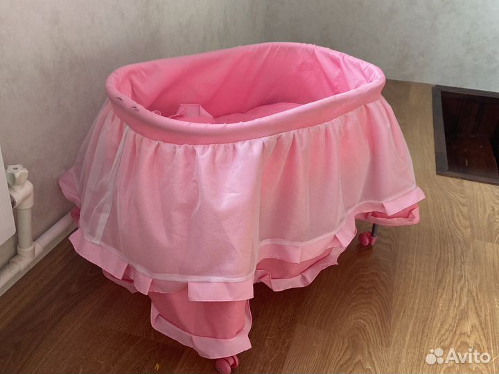 Детская кроватка для кукол