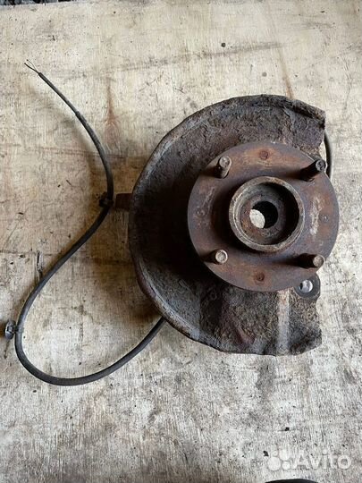 Ланцер 9 поворотный кулак правый левый