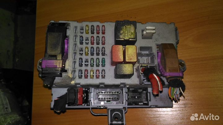 Блок предохранителей Fiat Punto 46812228
