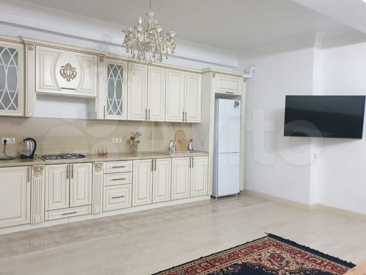 2-к. квартира, 76 м², 2/12 эт.