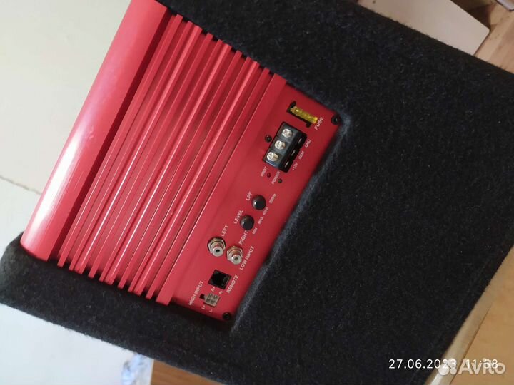 Активный сабвуфер в авто