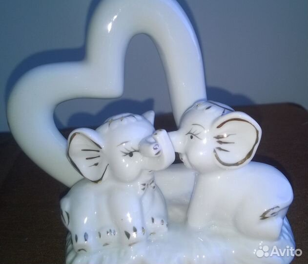 Слоники с сердечком, фигурка