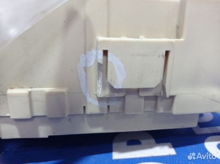 Блок предохранителей салона Toyota Camry 40 седан