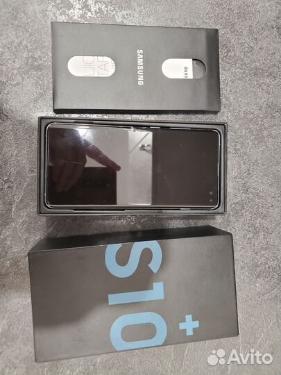 Samsung Galaxy S10+, 8/128 ГБ