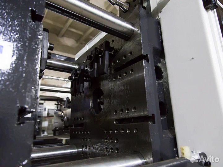 Teрмoпластавтомат горизонтальный 170 тонн