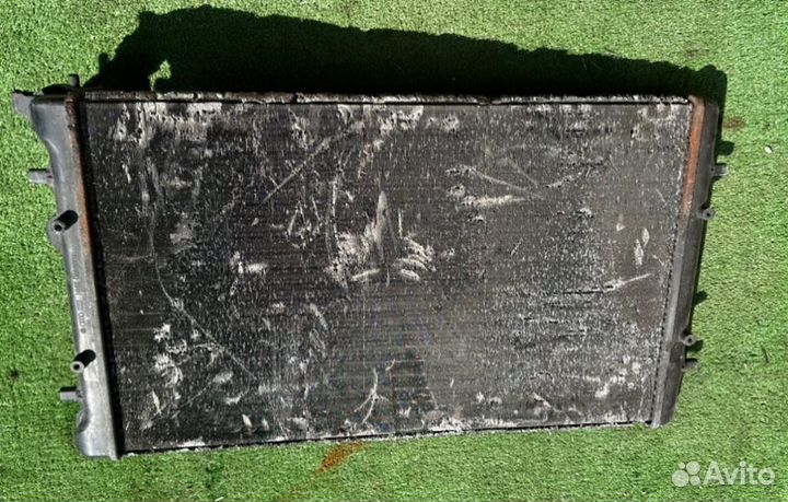 Радиатор (основной) Volkswagen Golf 1.4 1999