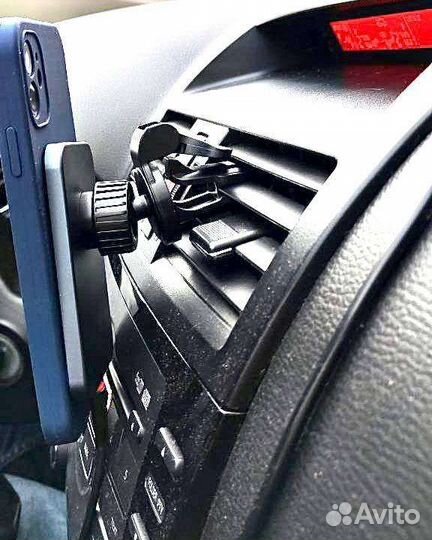 Беспроводное зарядное устройство для iPhone в авто