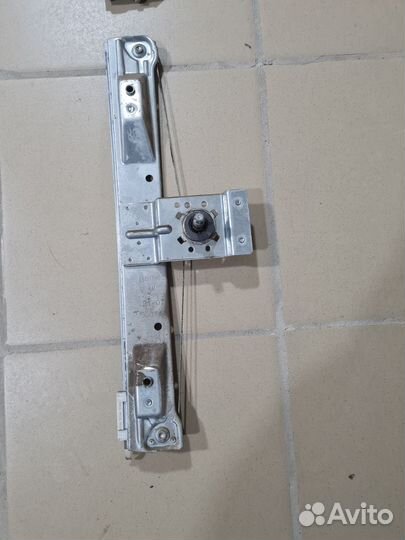 Стеклоподъемник электрический Opel Corsa D