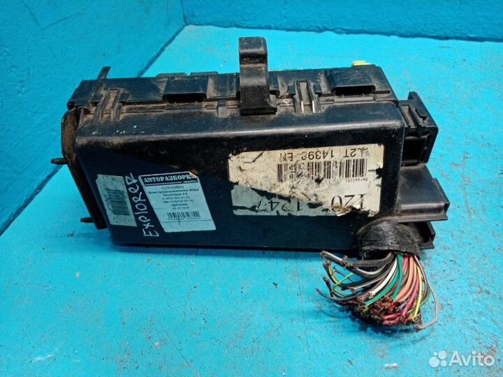 Блок предохранителей Форд Эксплорер 4.0