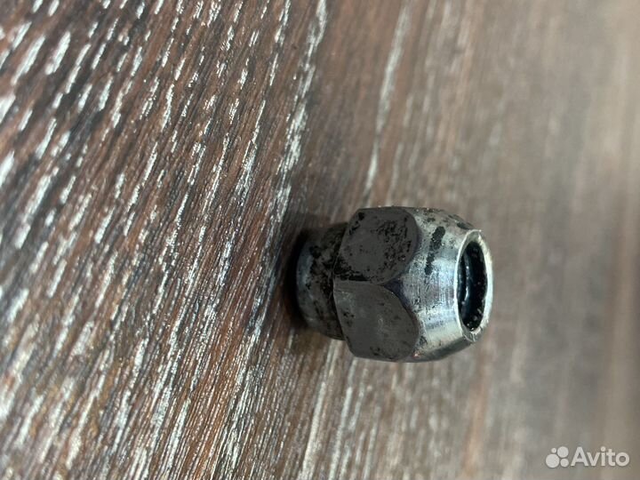 Колесные гайки x-trail