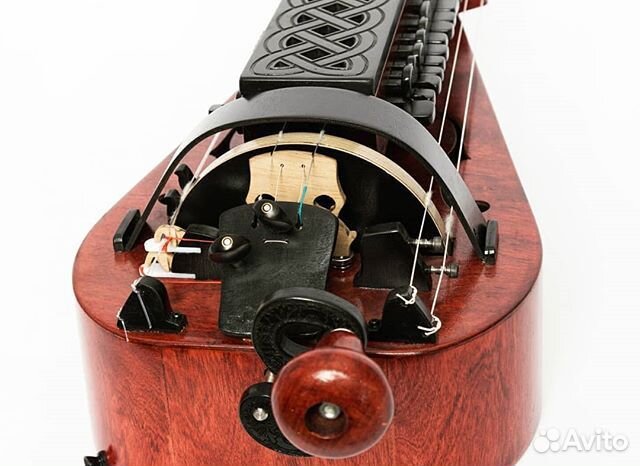 Колесная лира hurdy gurdy