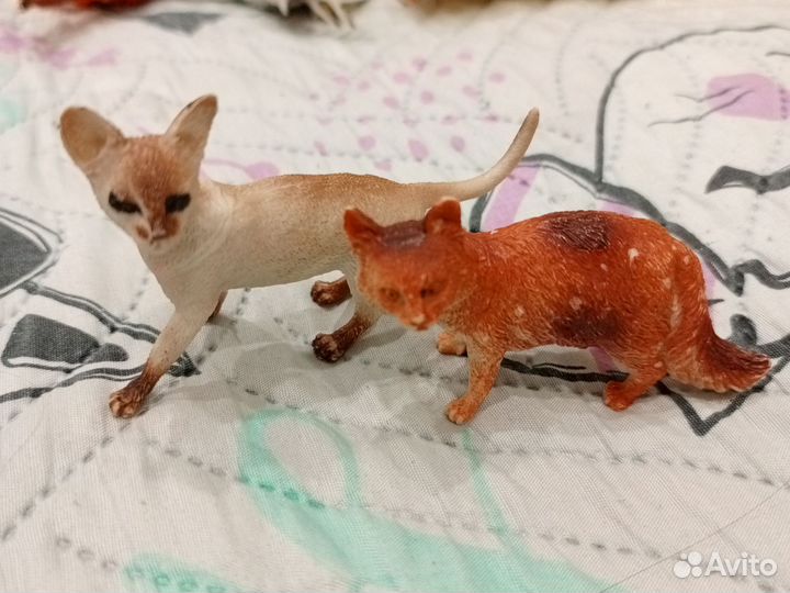 Фигурки кошек