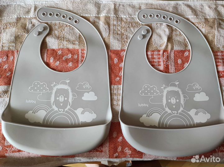 Нагрудники силиконовые Lubby