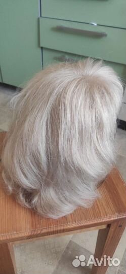 Парик из натуральных волос блонд
