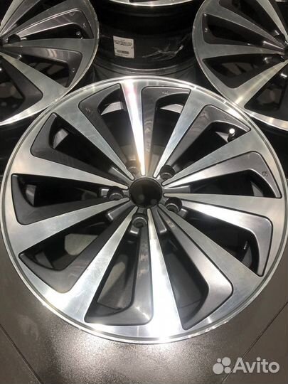 Литые диски Audi R18