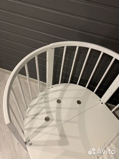 Круглая кроватка-трансформер с маятником