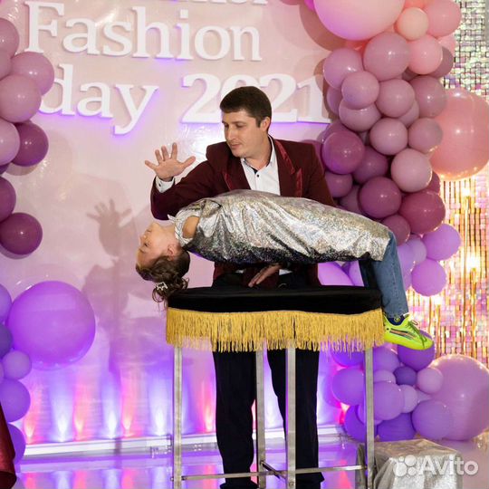 Фокусник - иллюзионист