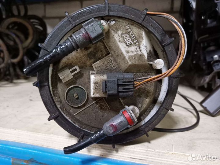 Датчик уровня топлива Renault Megane2 Scenic2