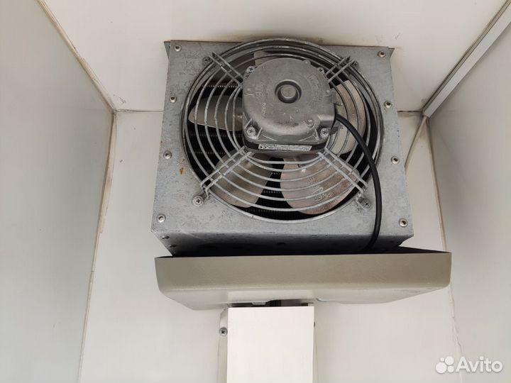 Витринный холодильник